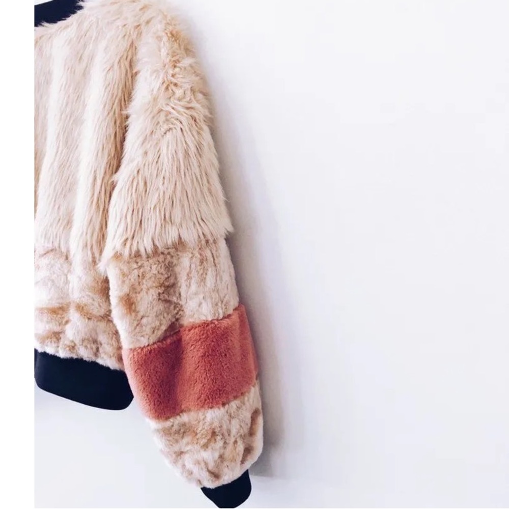 Young Fabulous & Broke Faux Fur Pink Fuzzy Paris Jacket Size Small - Picture 6 of 9